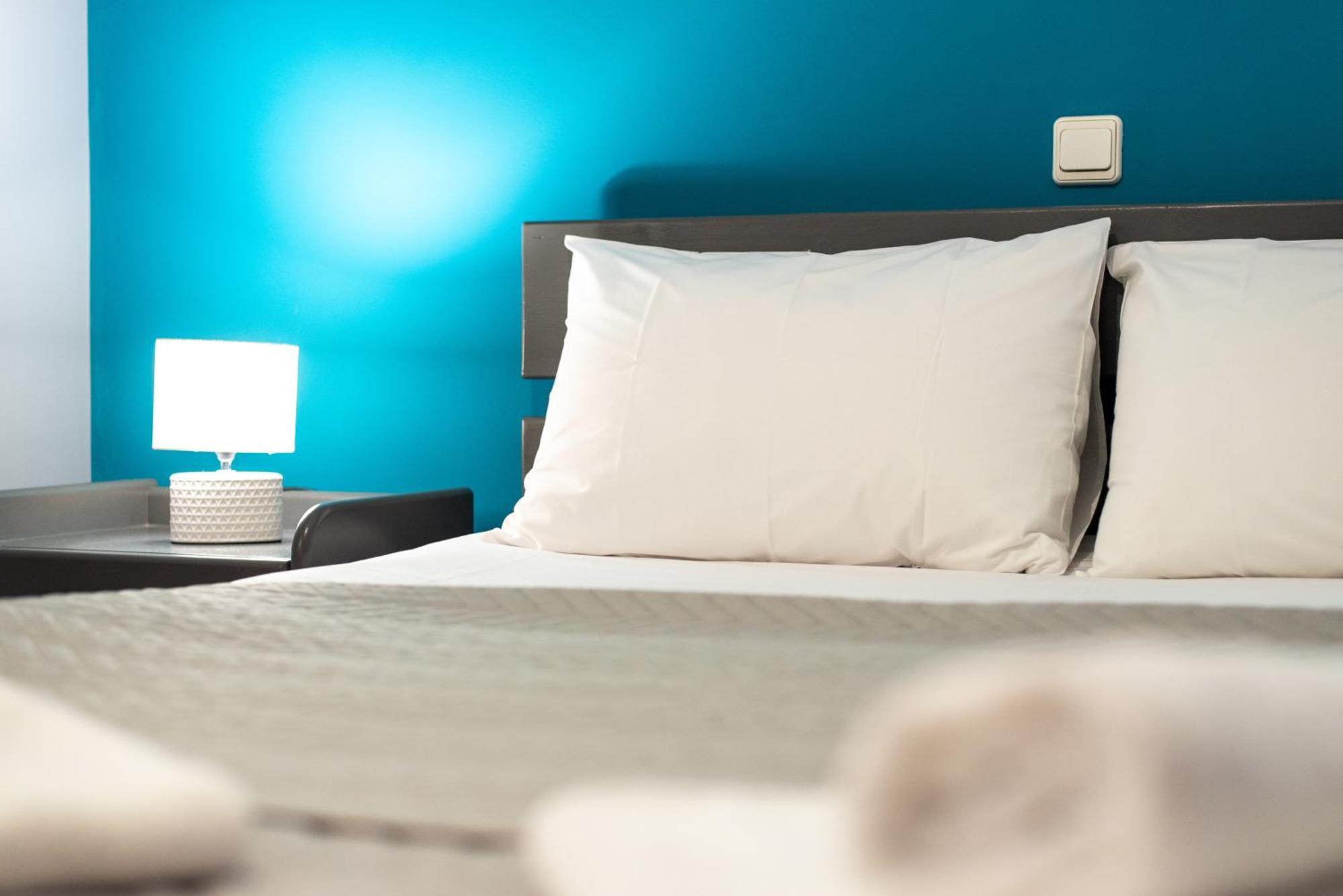 Sea And Airport Apartment