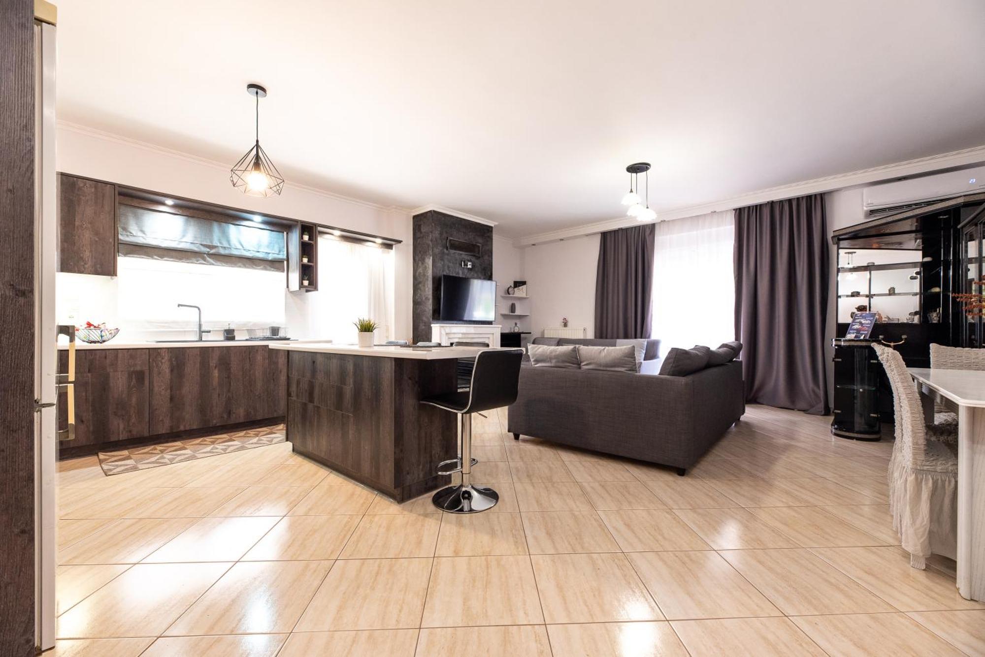 Sea And Airport Apartment *